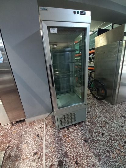 Εικόνα της Βιτρίνα με 4 πλευρές τζάμι