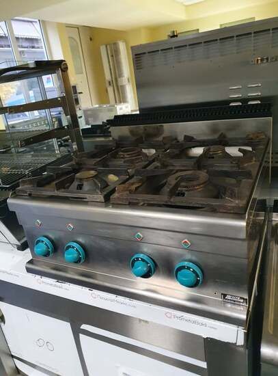 Εικόνα της Επαγγελματική με 4 εστίες υγραερίου MBM και συνολική ισχύ 28W