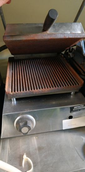 Picture of Επαγγελματική Τοστιέρα Μονή με Ραβδωτές Πλάκες